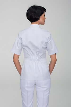 Zdravotnická halenka bílá dámská s krystaly Swarovski. Vhodné zdravotnické oblečení pro lékaře a zdravotní sestry s krátkým rukávem. Pracovní zdravotnické oděvy Medireina.