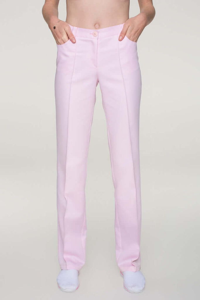Světle růžové dámské zdravotnické kalhoty rovného střihu. Medireina zdravotnické oblečení. Vhodné pro lékaře a sestřičky. 